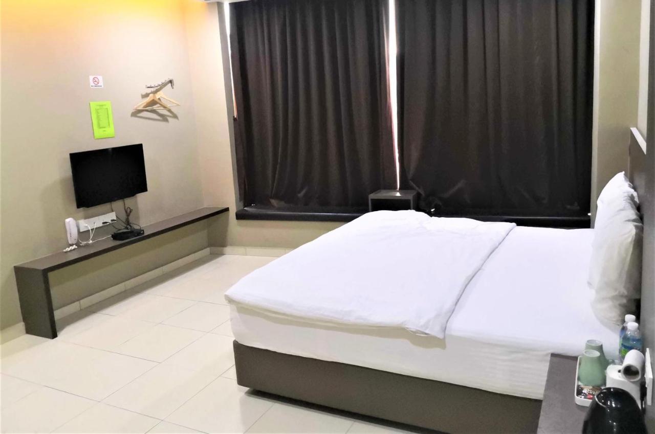 Tropika Garden Hotel Kulai Τζόχορ Μπάχρου Εξωτερικό φωτογραφία