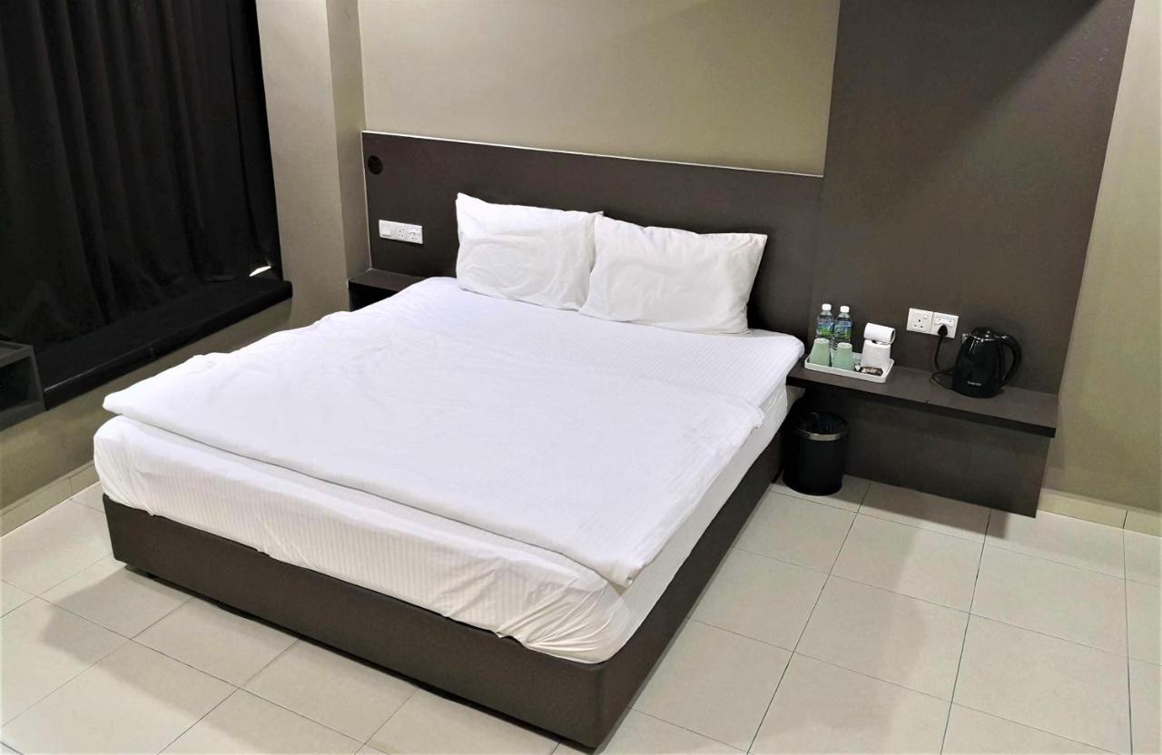 Tropika Garden Hotel Kulai Τζόχορ Μπάχρου Εξωτερικό φωτογραφία