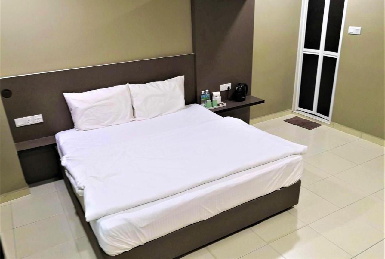 Tropika Garden Hotel Kulai Τζόχορ Μπάχρου Εξωτερικό φωτογραφία
