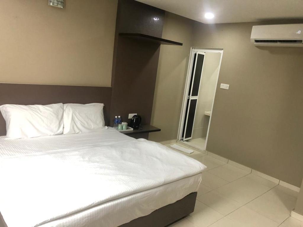 Tropika Garden Hotel Kulai Τζόχορ Μπάχρου Εξωτερικό φωτογραφία