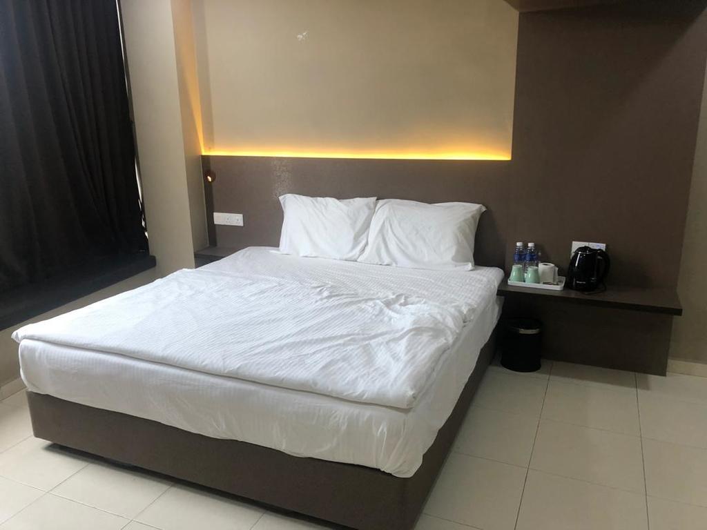 Tropika Garden Hotel Kulai Τζόχορ Μπάχρου Εξωτερικό φωτογραφία